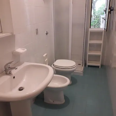 Bilocale Con Veranda Giardino Al Mare In Baia غالّيبولي