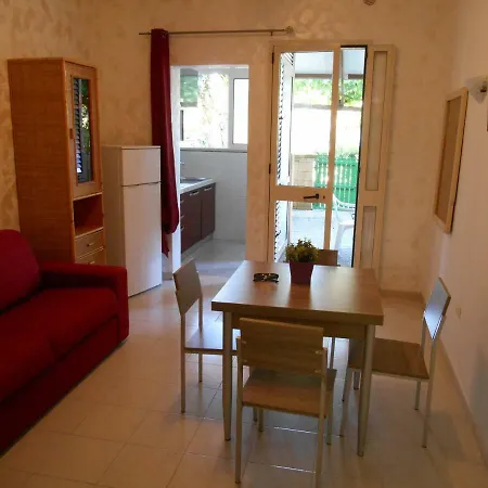 펜션 Bilocale Con Veranda Giardino Al Mare In Baia