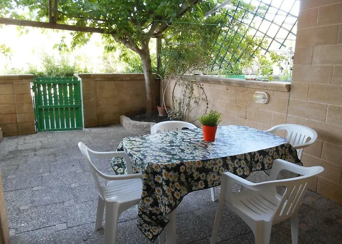 Bilocale Con Veranda Giardino Al Mare In Baia * 갈리폴리