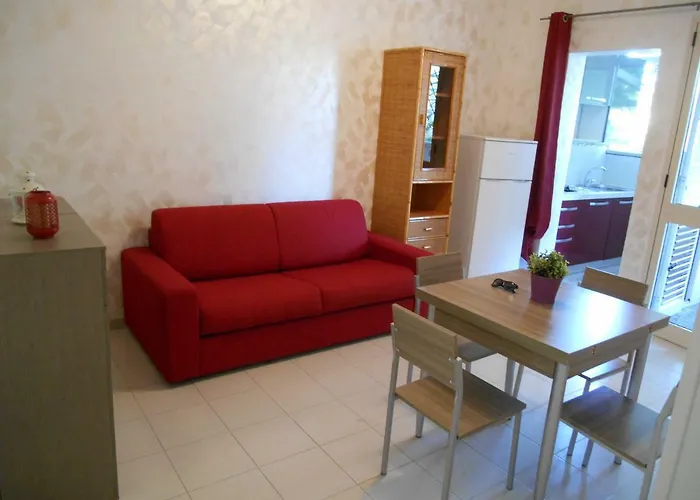 Bilocale Con Veranda Giardino Al Mare In Baia 펜션